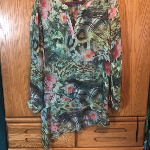 Cartise asymmetrical hi-lo chiffon floral blouse green and pink - Picture 2 of 6